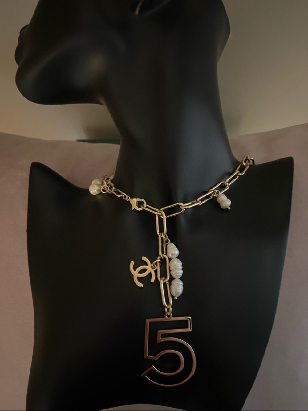 CHANEL Gold-Tone Chain Necklace with White Pearls and '5' Charm - Picture 12 of 13
